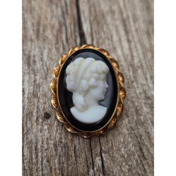 Vintage Van Dell 12K Yellow GF Sardonyx Cameo Brooch or Pendant - Picture 1 of 7